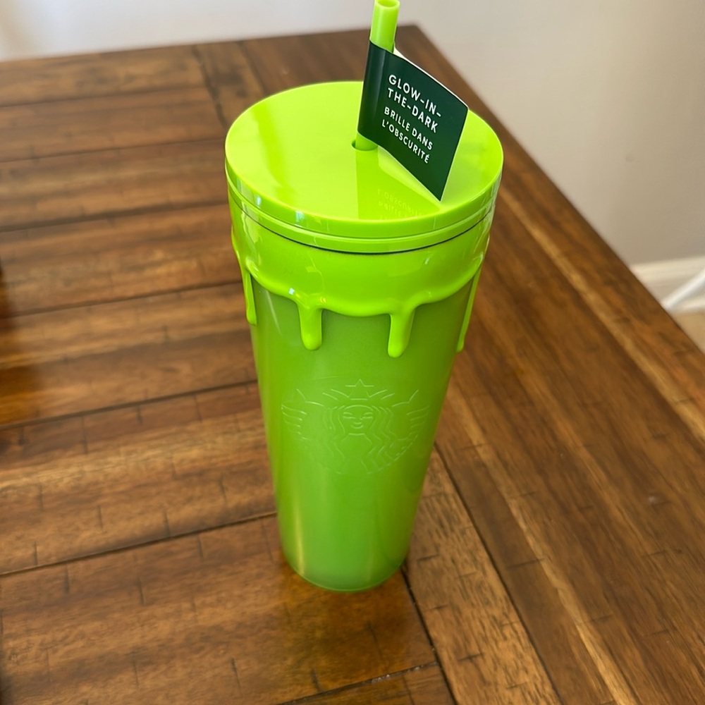 Glow in the dark slime cup